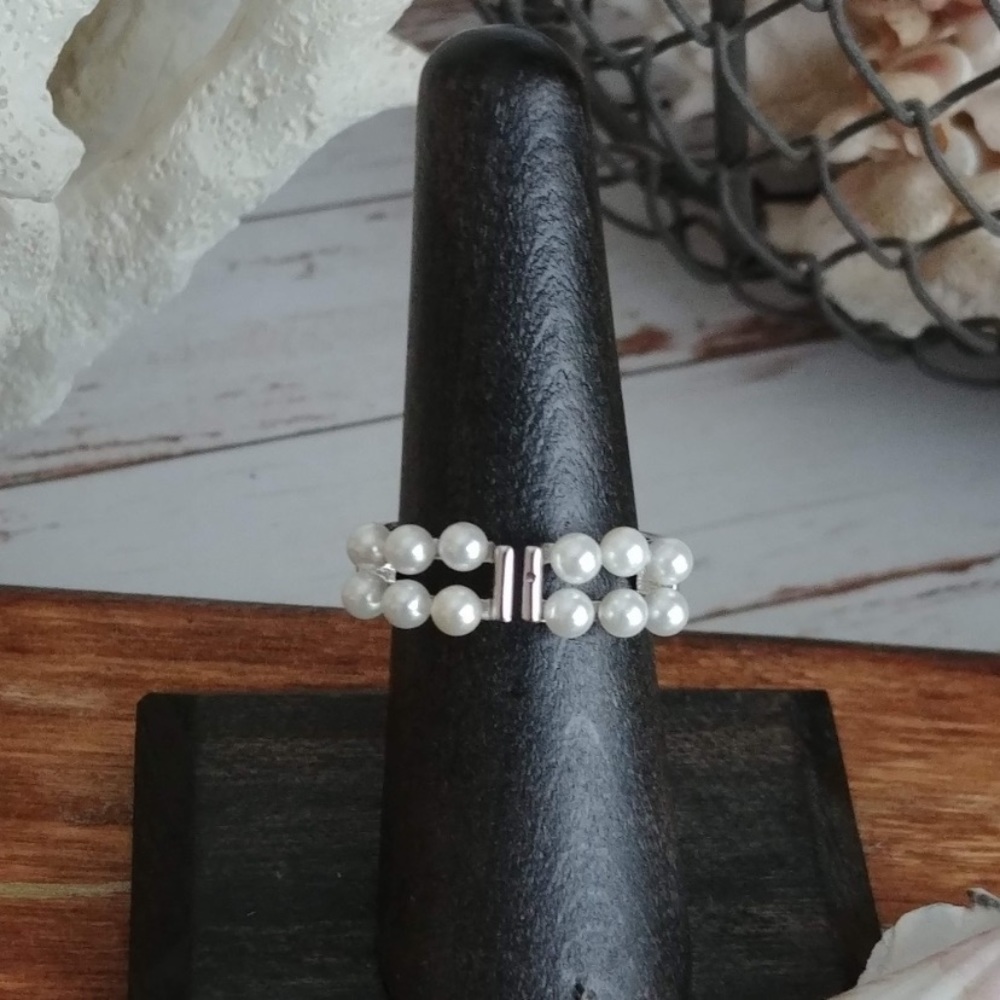 Sterling Silver Pearl Ring - Picture 2 of 8